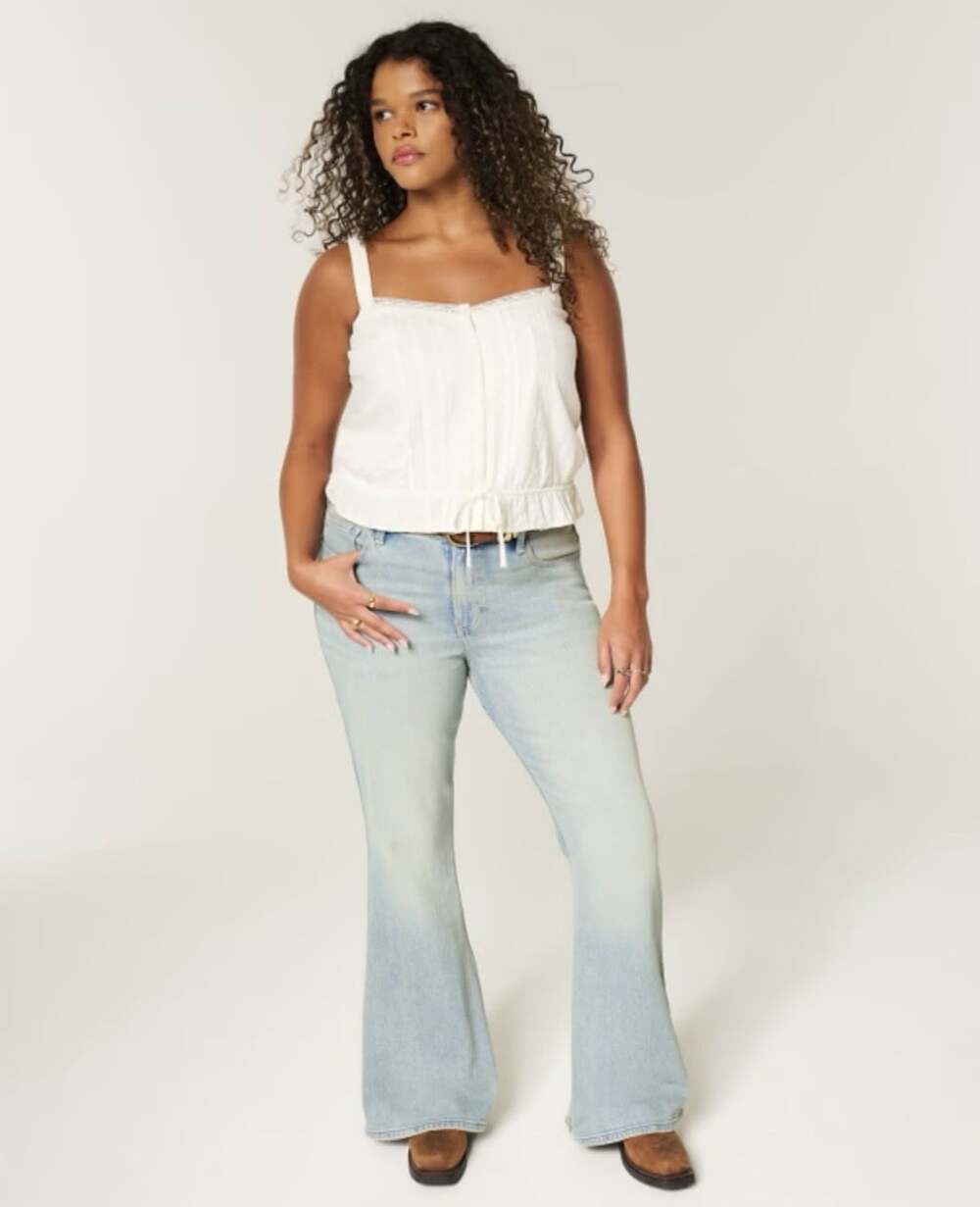 Hollister Women’s High-Rise Light Wash Star Pocket Flare Jeans, NEW WITH TAGS 8R